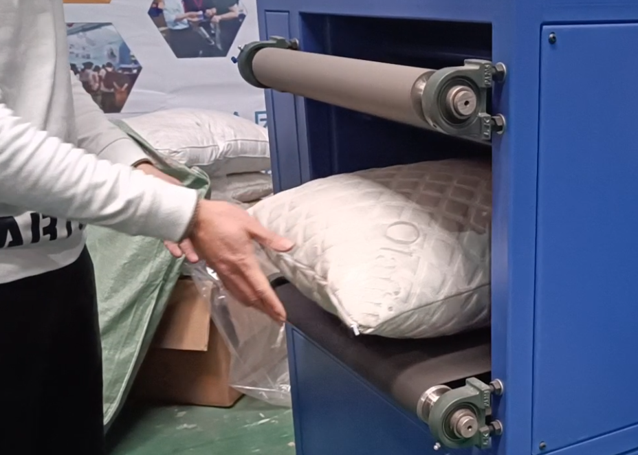 máquina enrolladora de almohadas de espuma (4)